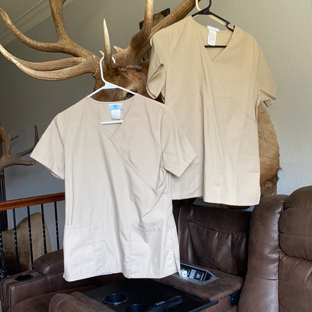 XS tan scrub top